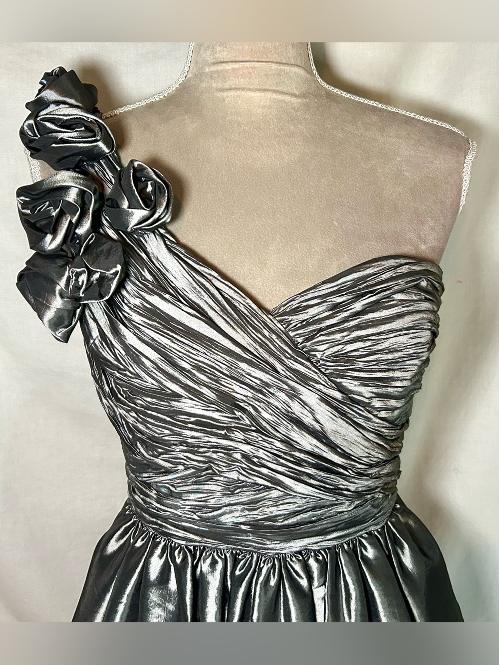 Maggy London Metallic Gunmetal Taffeta Ruched Rosette Party Dress, Size S - Picture 3 of 17